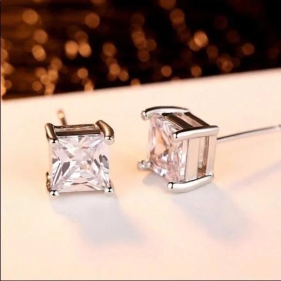 NEW BEAUTIFUL SQUARE  DIAMOND SILVER EARRINGS, BEAUTIFUL EARRINGS, CUTE EARRINGS - Picture 3 of 3